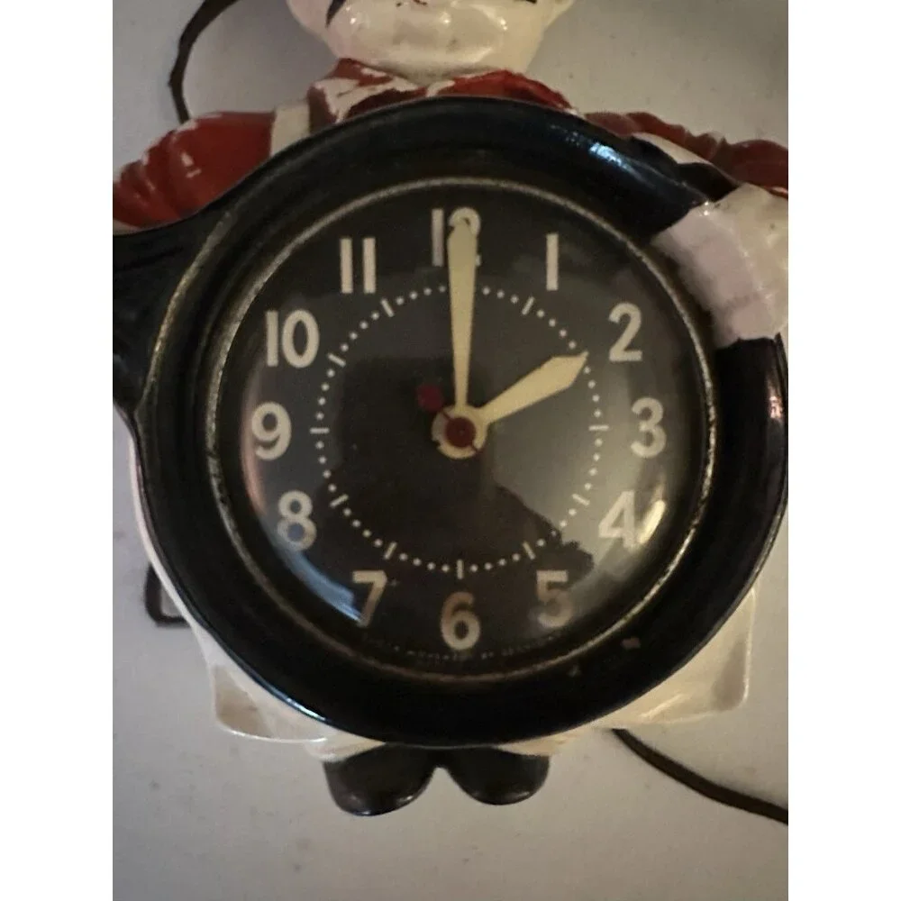 RED WING POTTERY CHEF KITCHEN WALL CLOCK 1947 VINTAGE‎